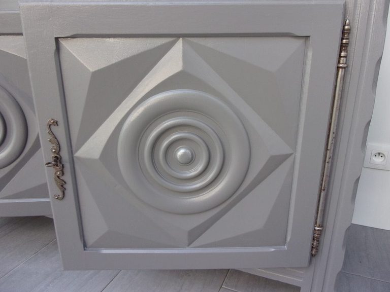 Détail porte avec quincaillerie lustrée — Blanch'ART