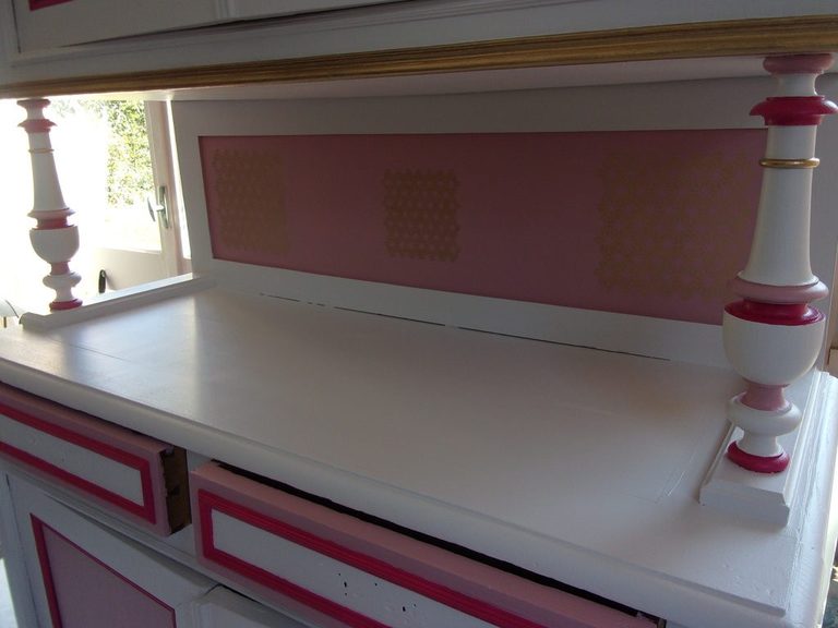 Plateau du buffet et colonne torsadée repeints