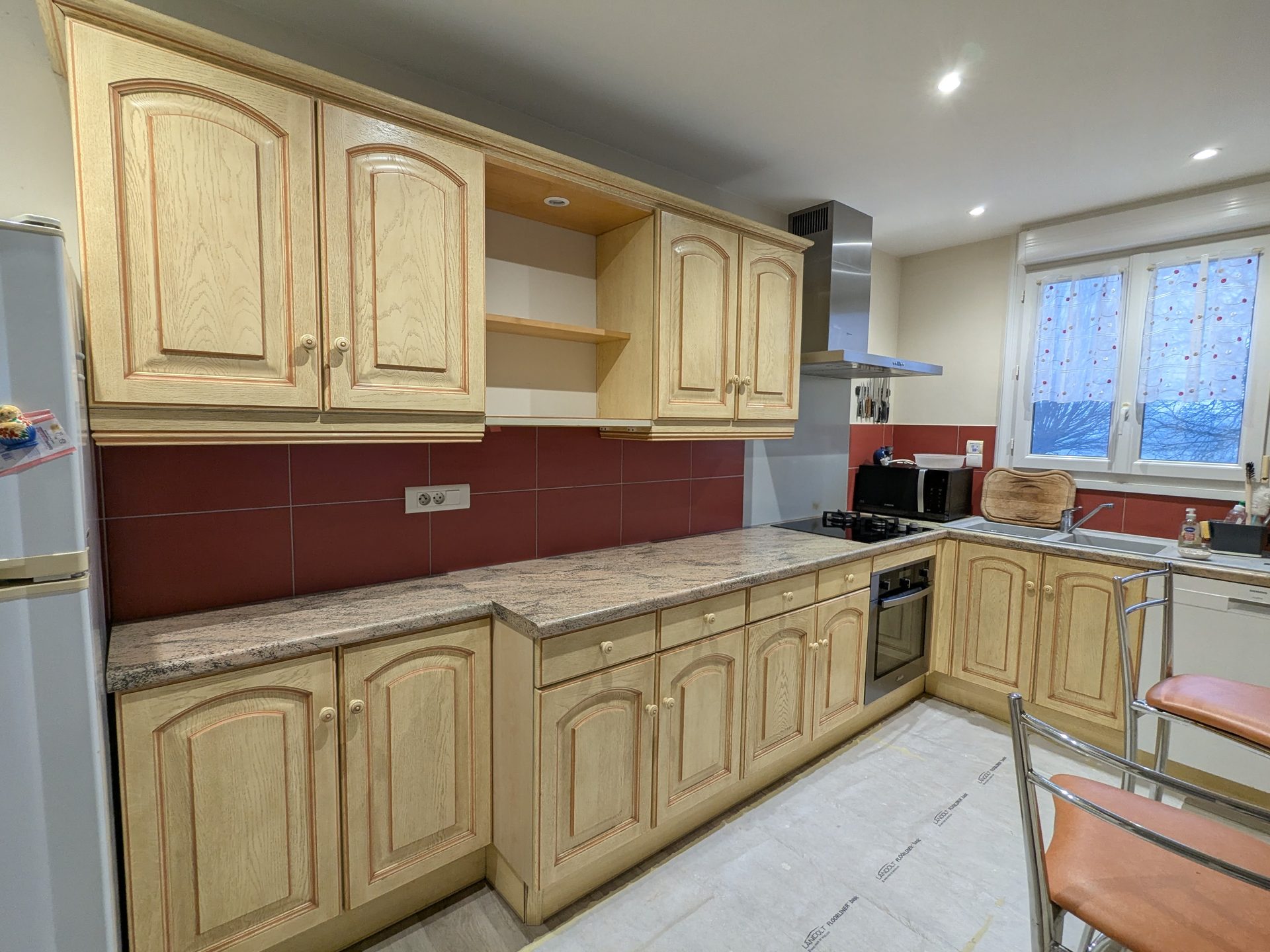 Cuisine chêne naturel — avant relooking